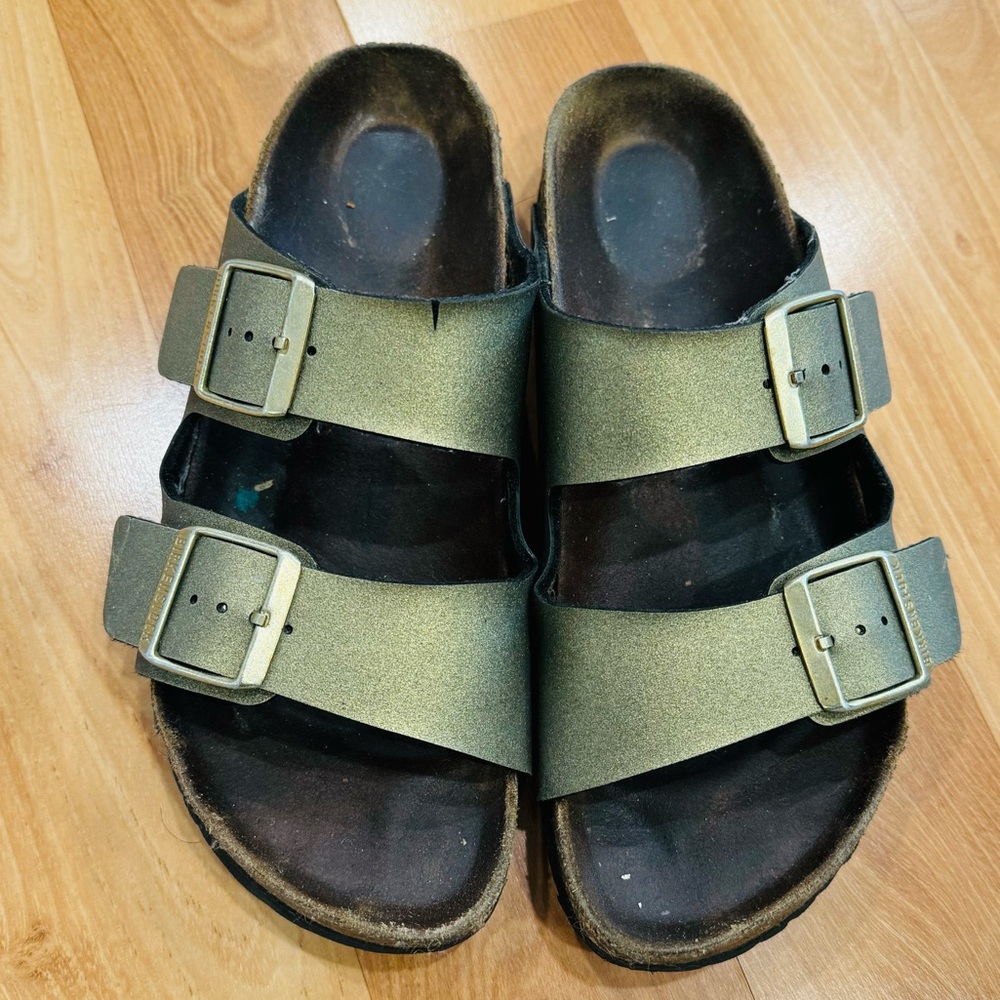 Birkenstock Arizona Metallic Gold Slides